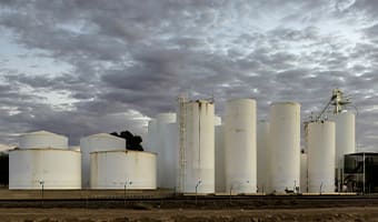 En Sergreen ofrecemos servicios especializados para mantener limpios y seguros los depósitos y tanques industriales.